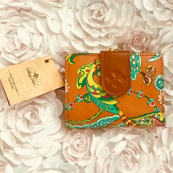 SOLD Patricia Nash 🦋 Iberia Leather Bifold Wallet in Tan Birds of Paradise NWT - Picture 6 of 7